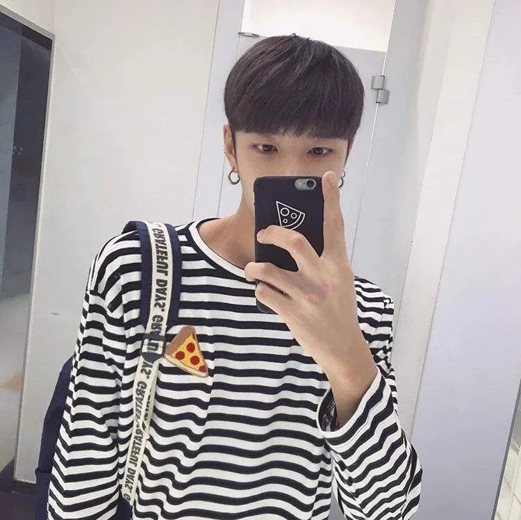 劳云倩黛