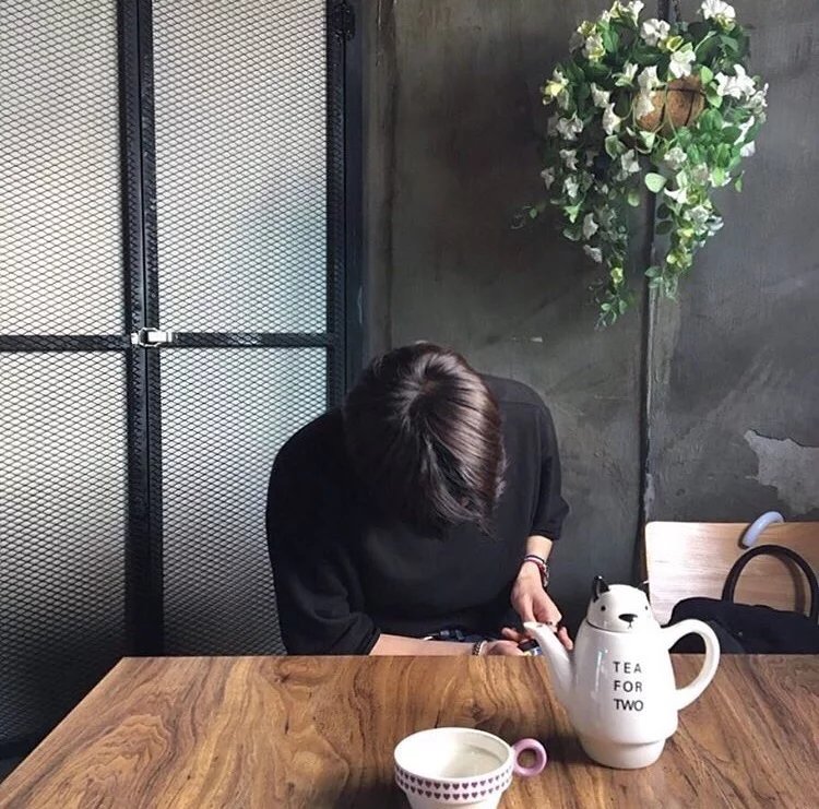 应启露燕