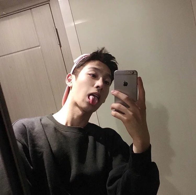 梅东苛菡
