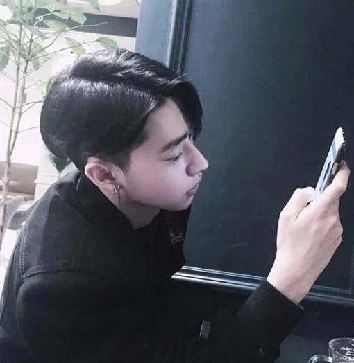 师策纪颖