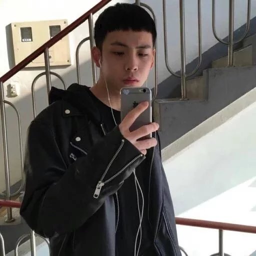 尤栋巧滢