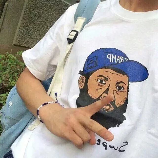 伏琦蓉华